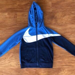 Boys size 6/7 Nike sweater